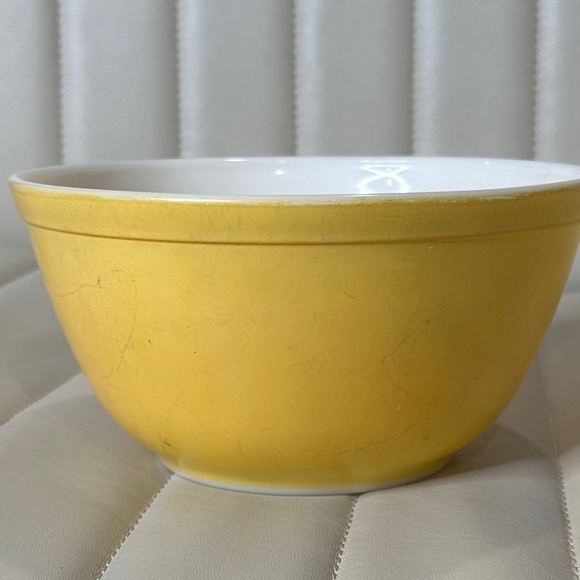 Vintage PYREX 402 Mixing Bowl 1.5 qt Golden Yellow Ovenware Daisy Series GUC 60s - Picture 4 of 12